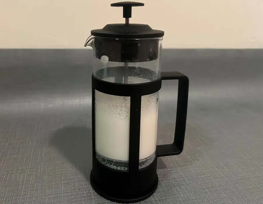 How to froth creamer in a French press